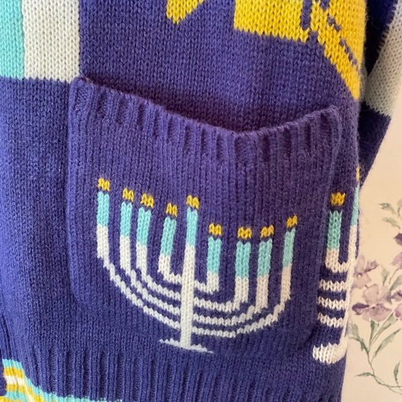 Adorable Xhiliration 100% Acrylic Hanukkah Cardigan in Size XXL - Picture 4 of 5